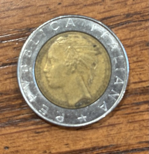 Italy 500 lire metallic - 500,